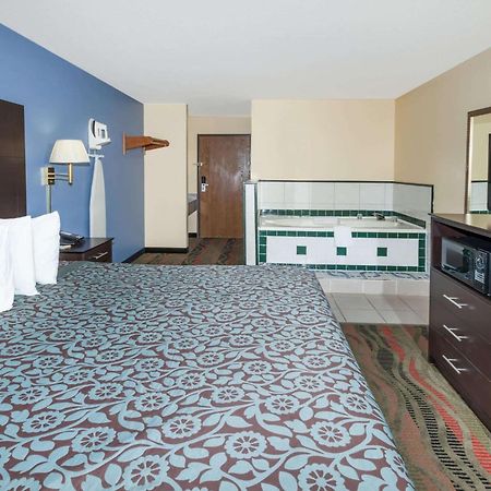 Days Inn By Wyndham Springfield Buitenkant foto