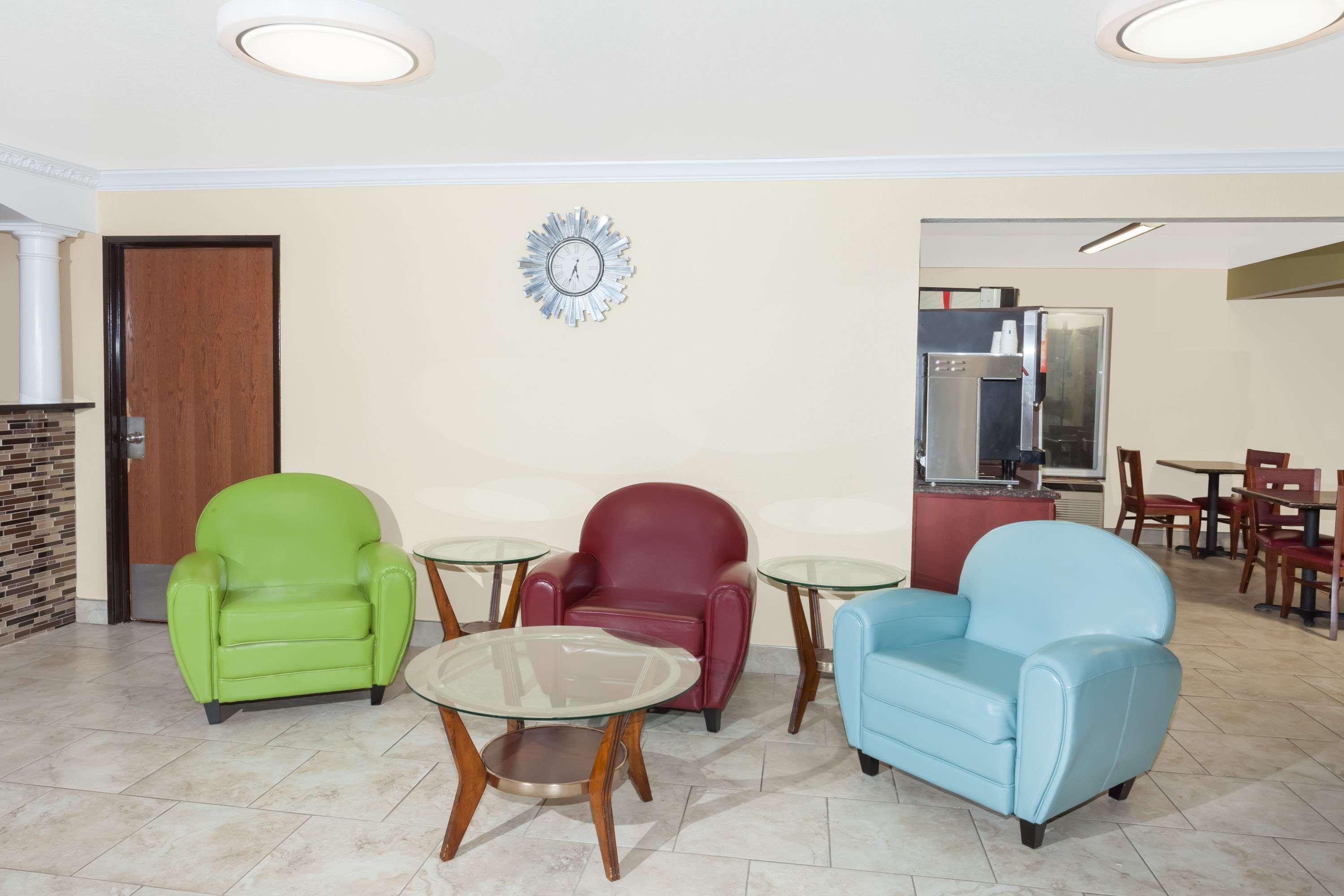 Days Inn By Wyndham Springfield Buitenkant foto