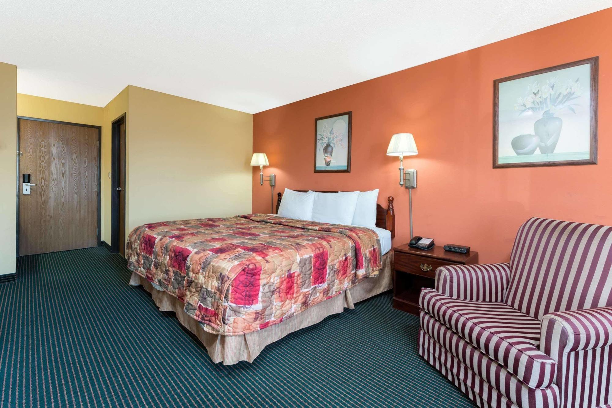 Days Inn By Wyndham Springfield Buitenkant foto